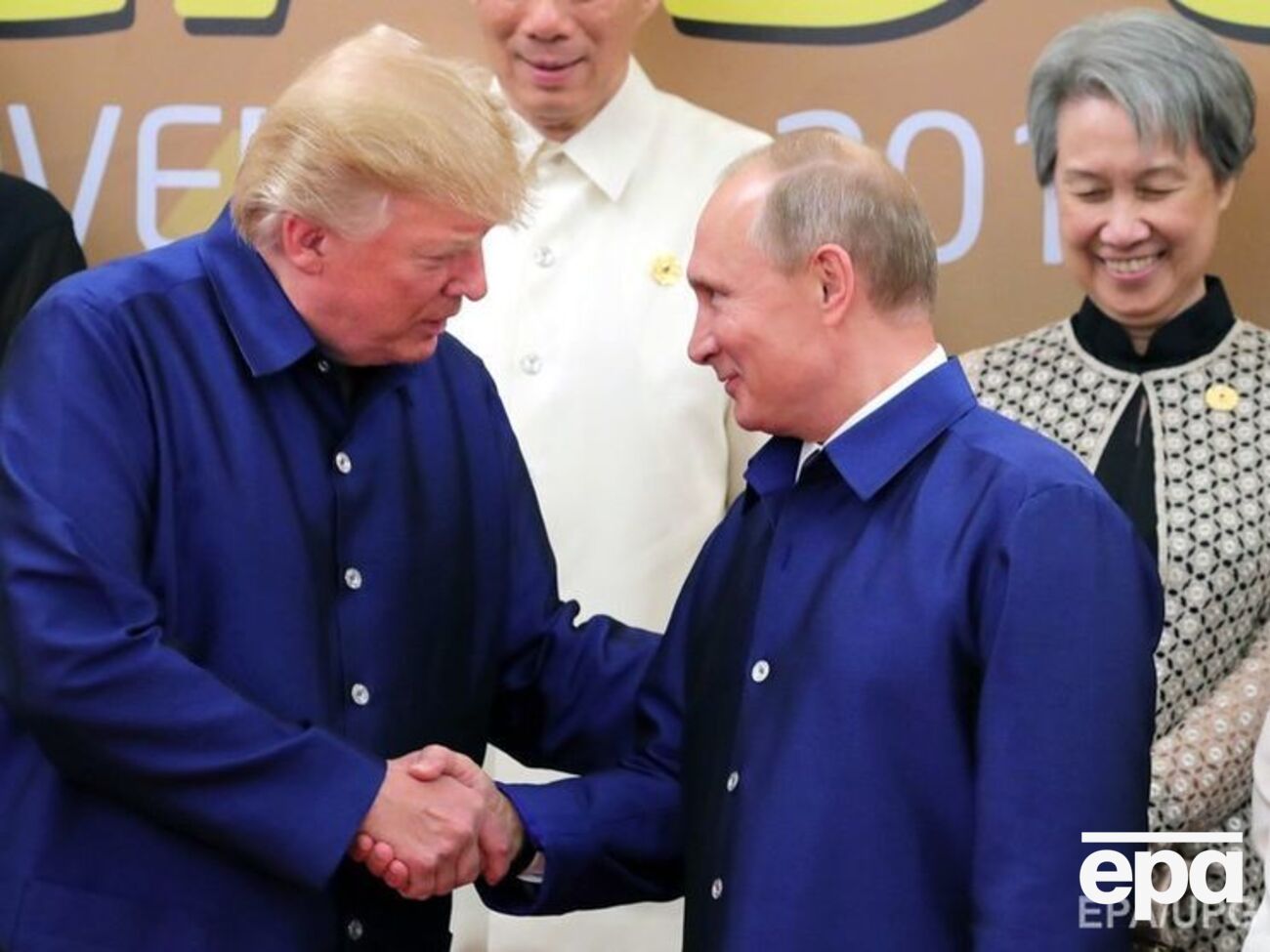 Путин и Трамп&nbsp;встретились и кратко пообщались&nbsp;во Вьетнаме