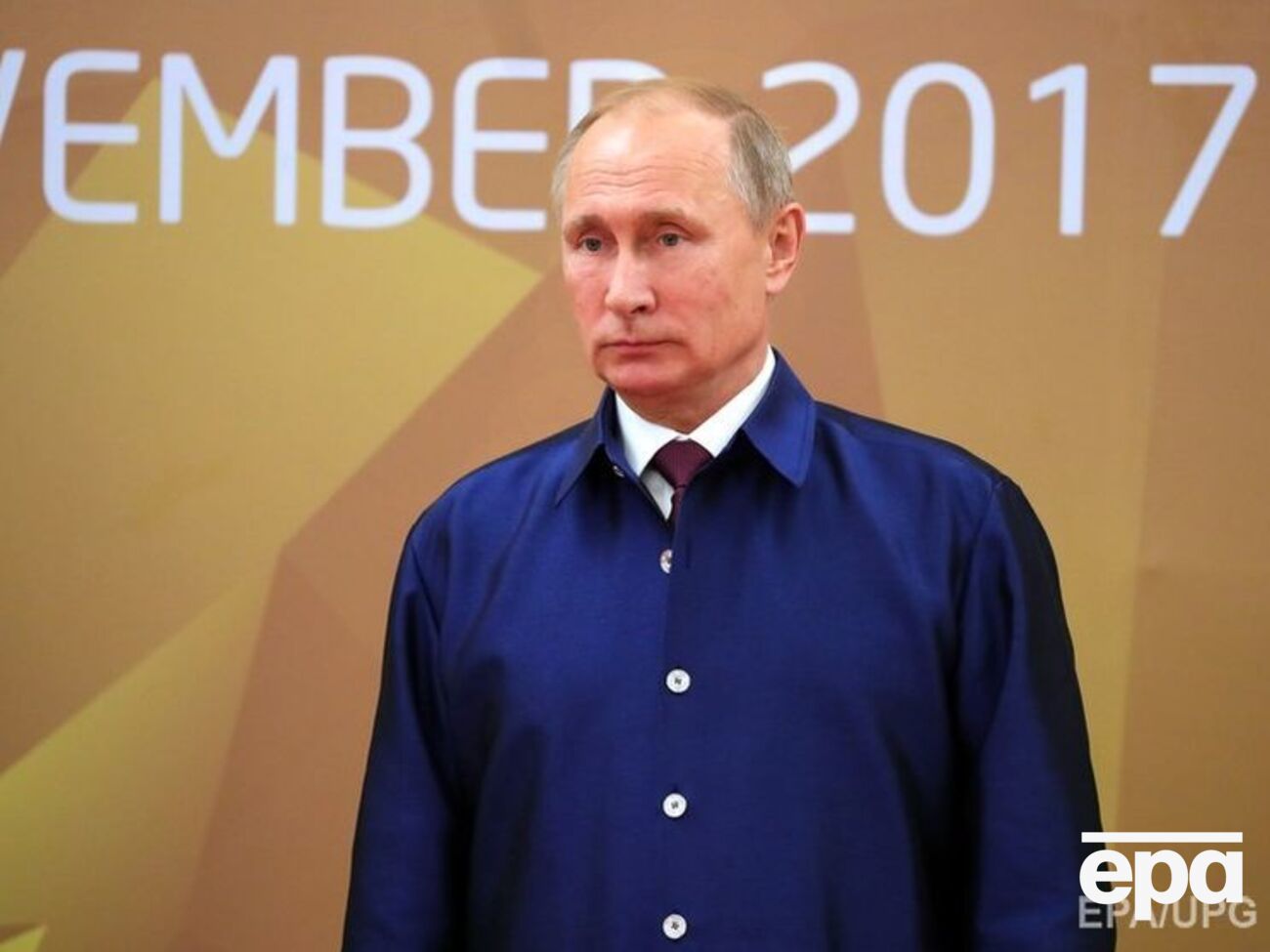 Во Вьетнаме Путин надел рубашку на рубашку