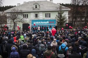 Навальный провел встречу с избирателями в Ижевске