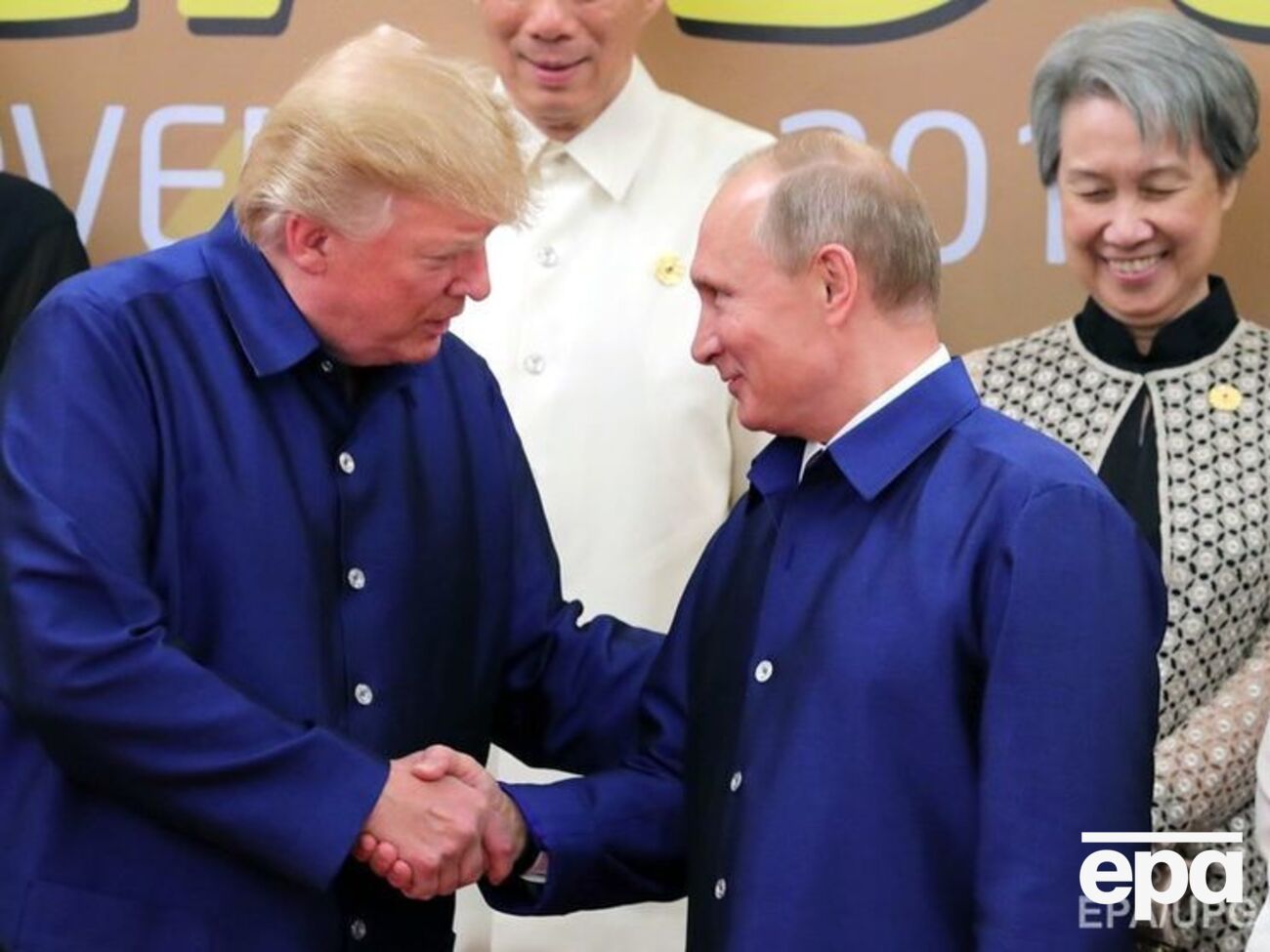 Трамп и Путин встретились на саммите во Вьетнаме