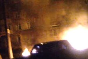 Патрульні вирішили відкотити автомобіль на безпечну відстань