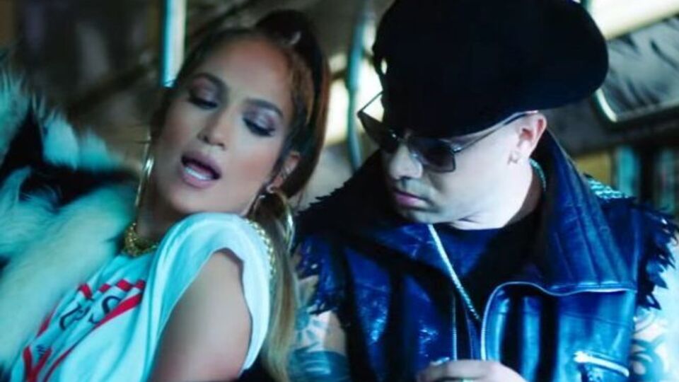 Лопес випустила кліп на іспаномовну пісню