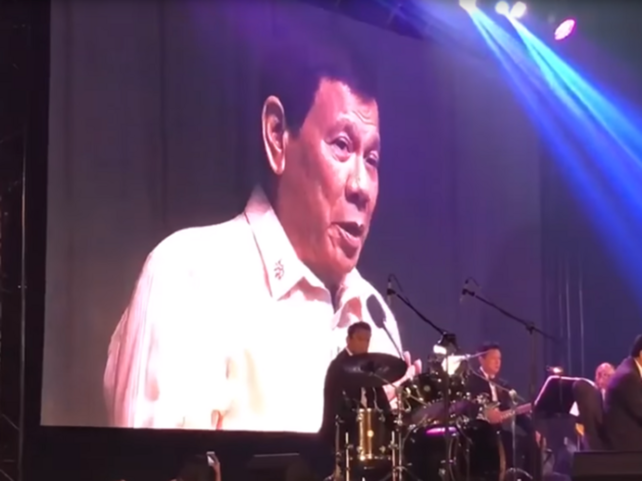 Дутерте отметил, что спел "по требованию&nbsp;верховного главнокомандующего США"