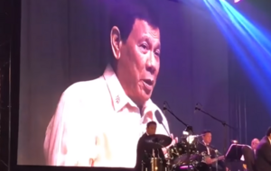 Дутерте отметил, что спел "по требованию верховного главнокомандующего США"