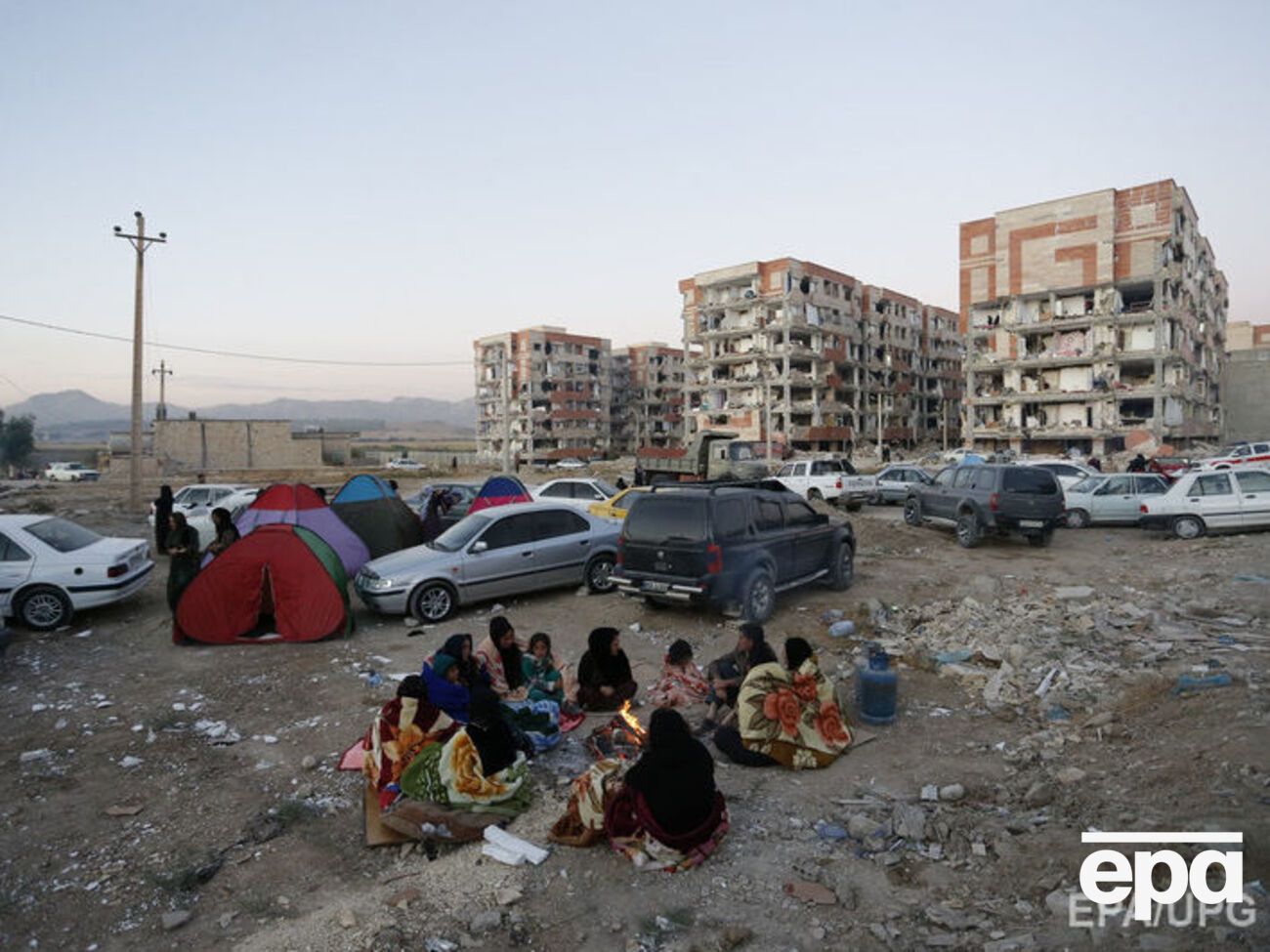 Тысячи людей пострадали в результате землетрясения