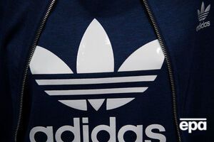 Компанія Adidas протягом року скоротила кількість співробітників у Росії на 10%