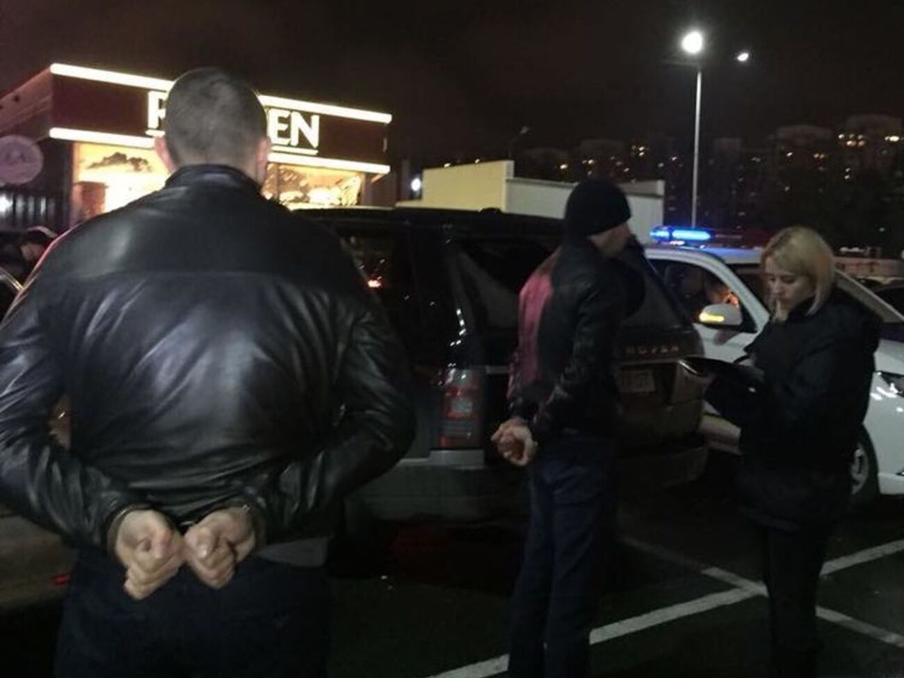 Мужчин со взрывчаткой задержали после того, как их выгнали из-под Рады