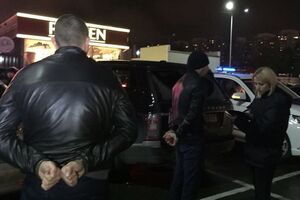 Мужчин со взрывчаткой задержали после того, как их выгнали из-под Рады