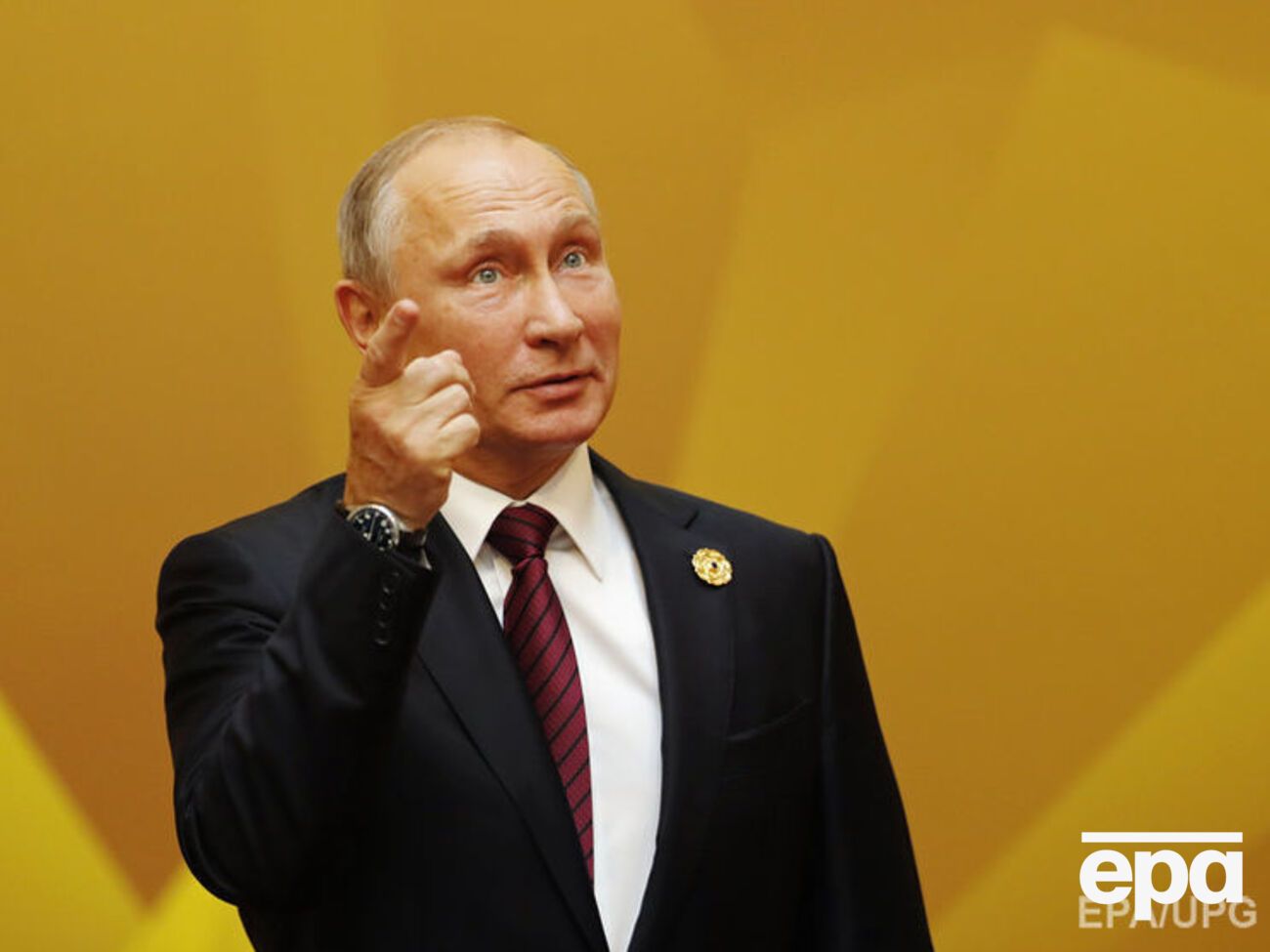 Хотя Путин может искренне желать вырваться из трясины на Донбассе, трудно понять, как он сможет это сделать, не приближая собственную катастрофу, пишет Дикинсон