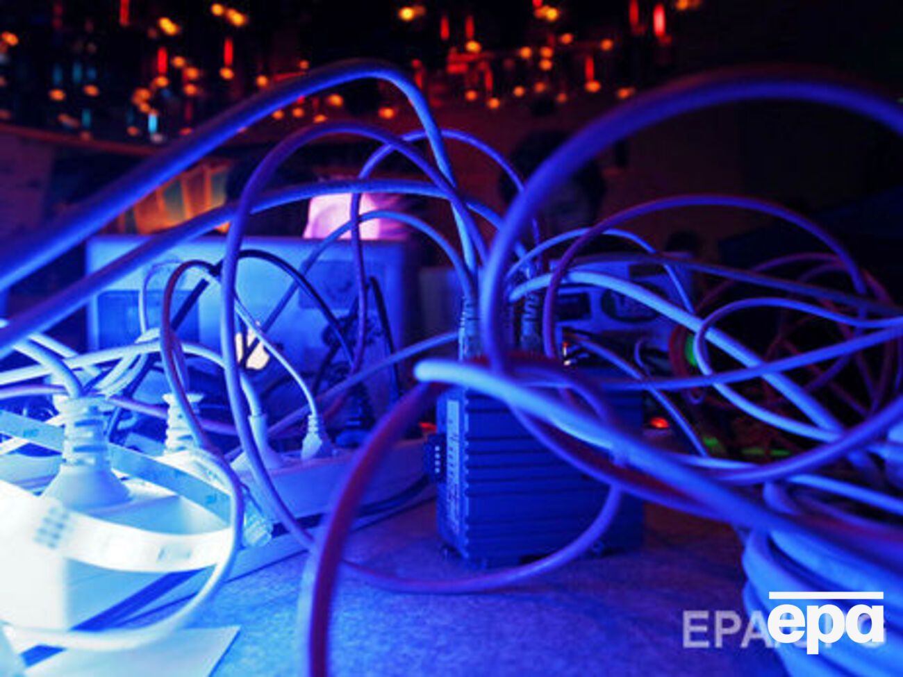 В преступную группировку хакеров входили граждане Украины, России, Армении и Азербайджана