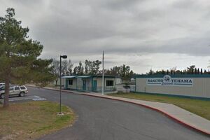 Школа розташована в окрузі Техама, штат Каліфорнія