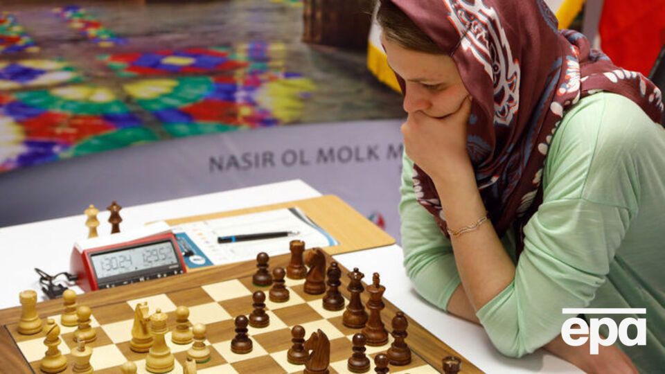 На чемпіонаті світу з класичних шахів в Ірані Музичук, як і інші шахістки, грала в головній хустці