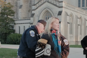 Активистку задержала полиция