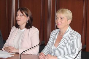 Голова НАЗК Наталія Корчак (ліворуч) 16 червня відрекомендувала Ганну Соломатіну (праворуч) як керівника департаменту фінансового контролю та моніторингу способу життя чиновників