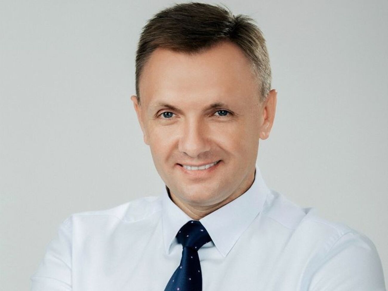 Згідно з декларацією Горбунова за 2016 рік, у його власності було п'ять автомобілів