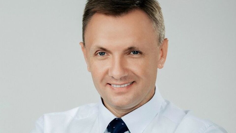 Згідно з декларацією Горбунова за 2016 рік, у його власності було п'ять автомобілів