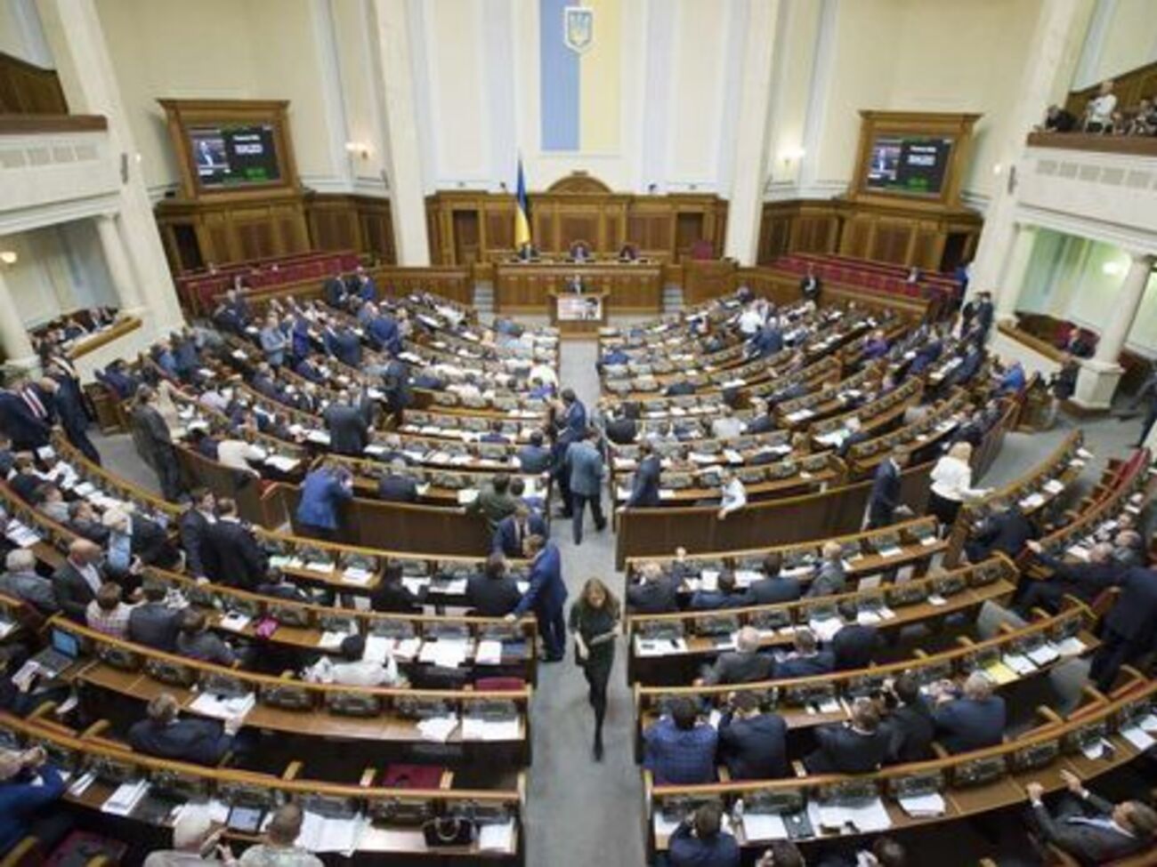 Найбільше "кнопкодавів", за даними "Чесно", у фракції Блоку Петра Порошенка