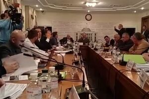 На комітет прийшли співробітники НАЗК Соломатіна і Дивнич – Найєм