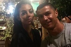 Родрігес: Ми дуже щасливі і вдячні Богові за здоров'я нашої маленької Алани Мартіни