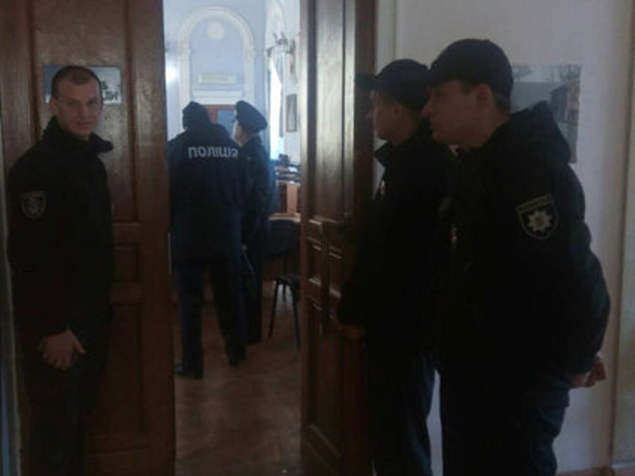 Полиция вмешалась в события в сессионном зале горсовета