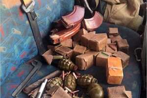 Слідчі з'ясовують, куди везли арсенал боєприпасів
