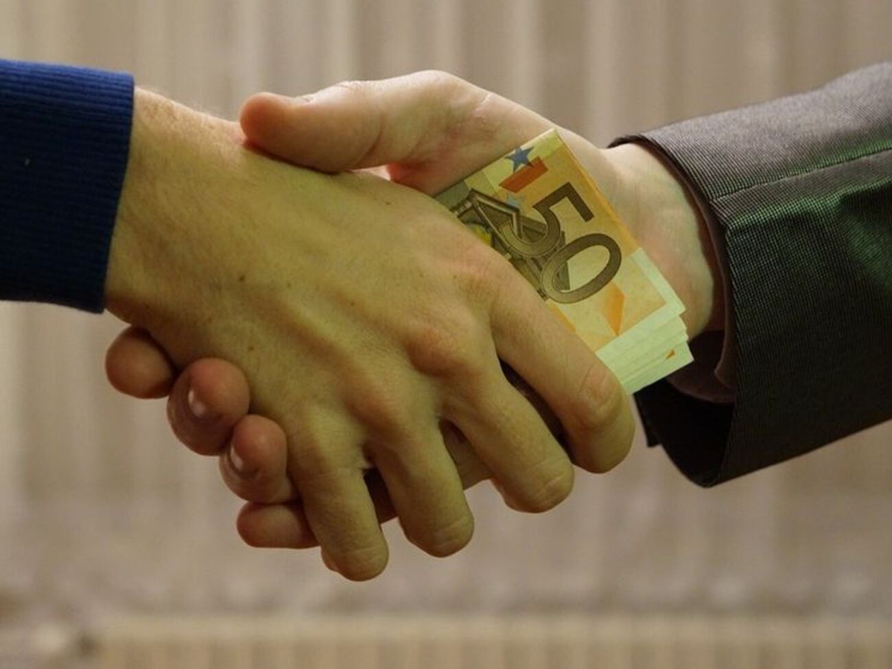 38% украинцев признались, что давали взятки