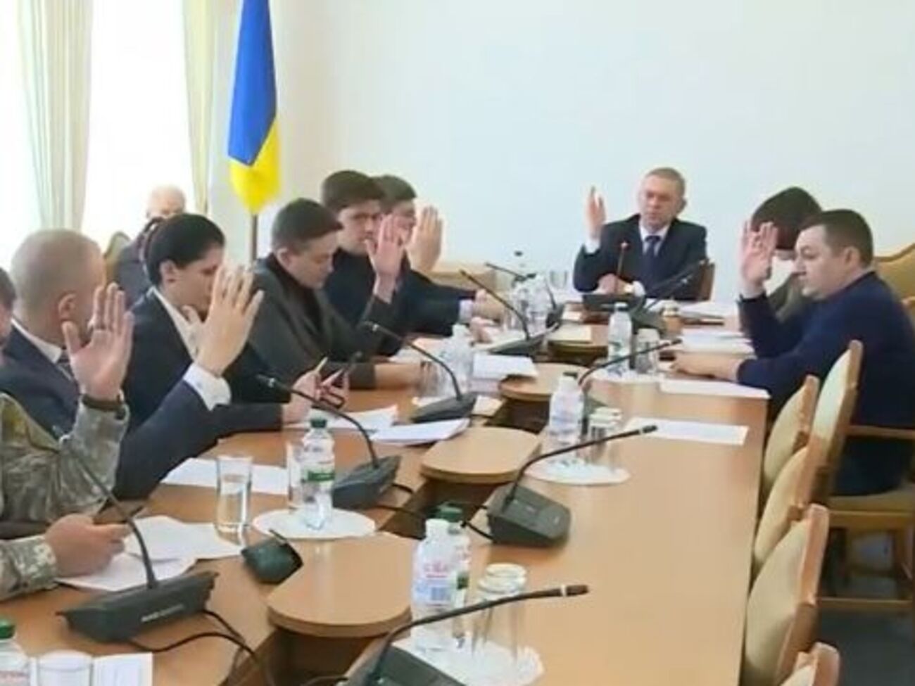 Дев'ять членів комітету проголосували за подання законопроекту №7163 про деокупацію Донбасу на розгляд ВР
