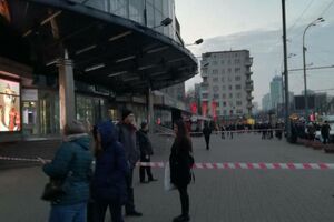 У Києві людей евакуюють з об'єктів, де може бути закладено вибухівку