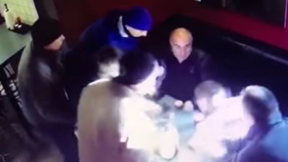 Надирадзе задерживали люди в гражданском