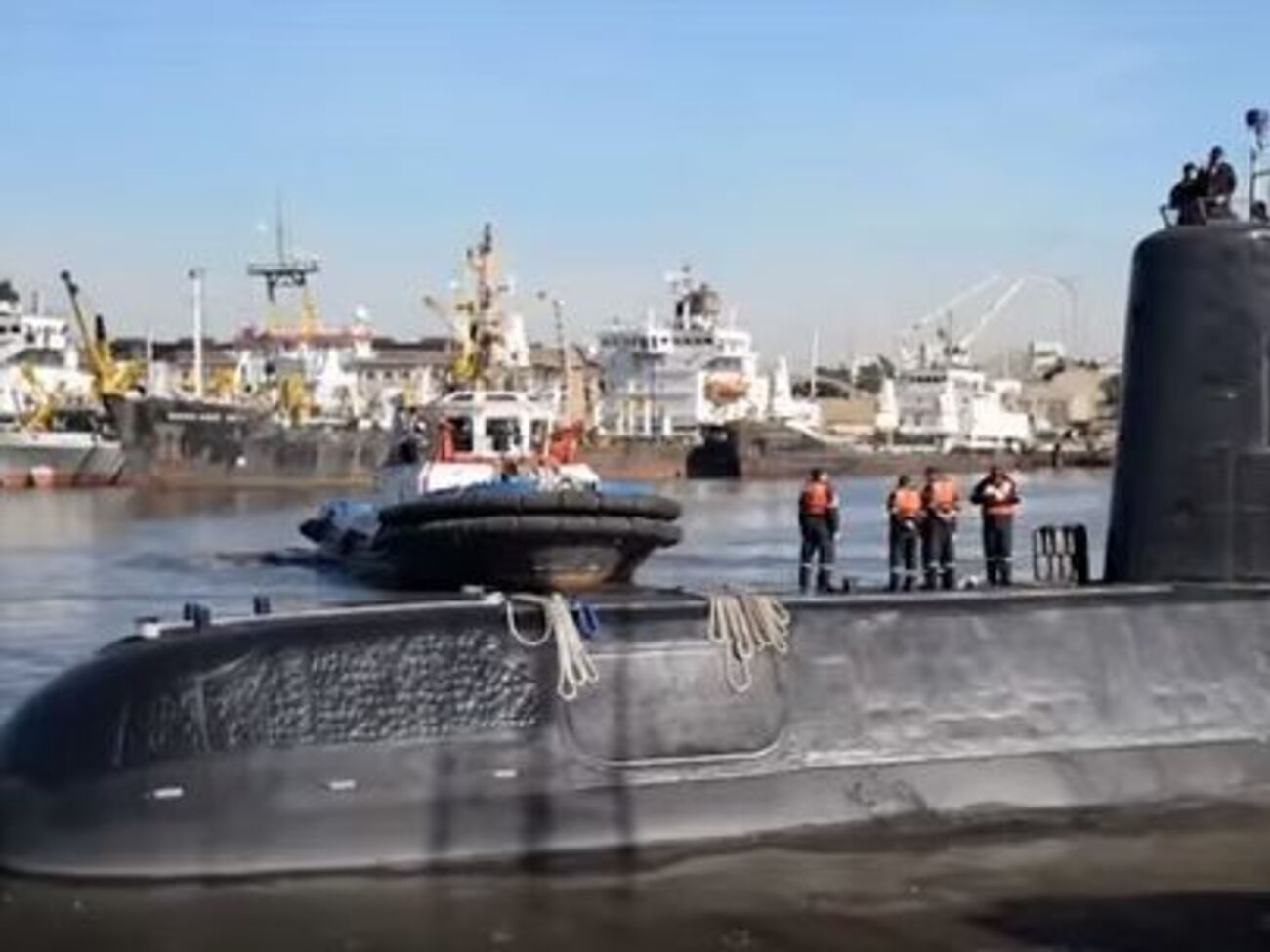 Длина подлодки достигает 66 метров