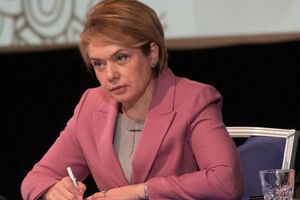 Гриневич заявила, що знає про ситуацію з виїздом Македон за кордон