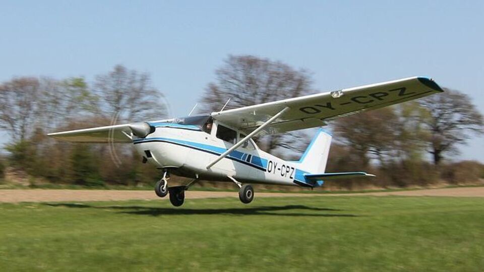 Легкомоторний літак Cessna зіткнувся з вертольотом
