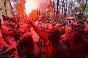 Активісти на мітингу в Одесі палили фаєри