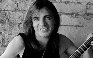 Малкольм Янг помер в оточенні своєї сім'ї