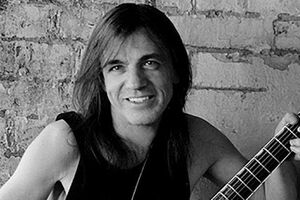 Малкольм Янг помер в оточенні своєї сім'ї