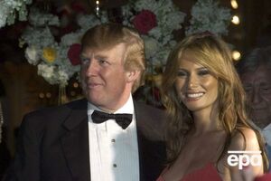 На аукціоні продали тістечко з весілля Трампа 12-річної давності