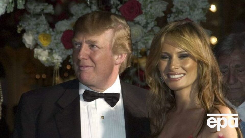 На аукціоні продали тістечко з весілля Трампа 12-річної давності