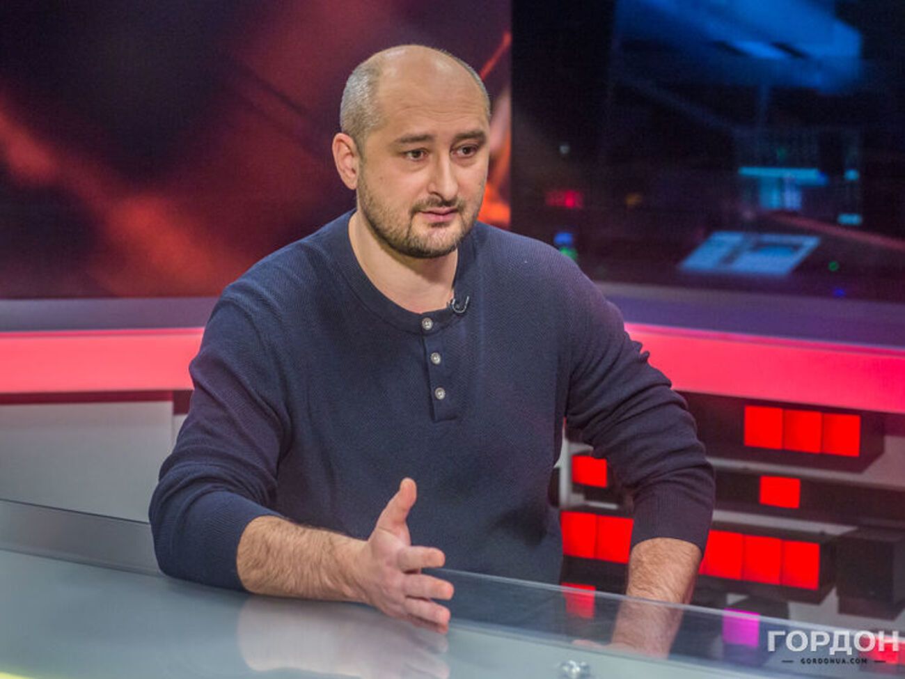 Бабченко:&nbsp;На войне таких разговоров не было &ndash;&nbsp;помогаешь ты режиму или не помогаешь