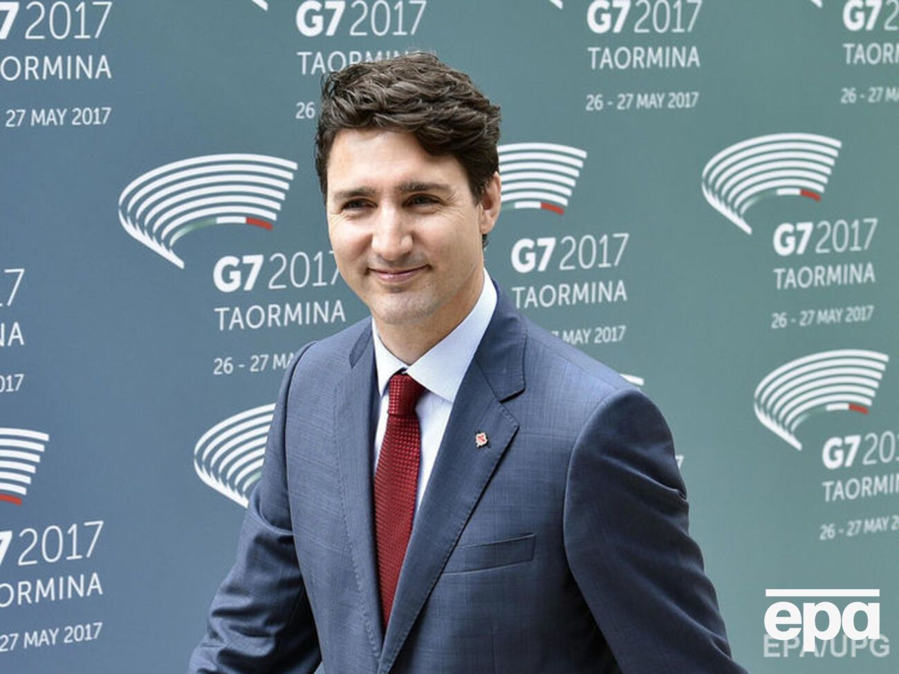 Трюдо подарили украинские носки