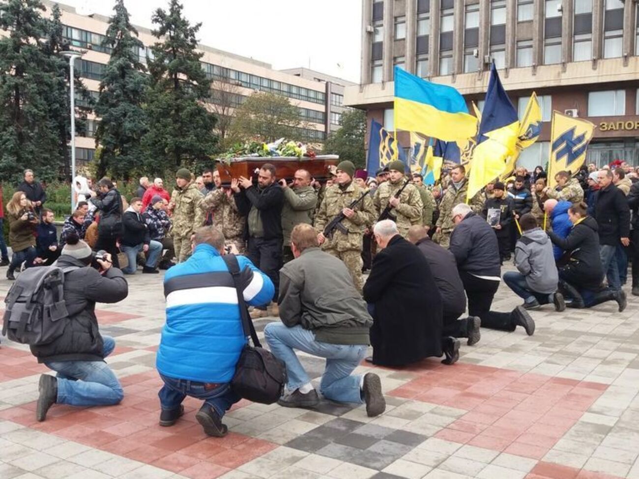 С Саралидзе&nbsp;прощались на коленях