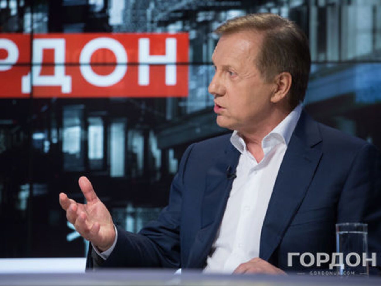 У держбюджеті-2018 серйозно заохочують силовий блок. Медицину й освіту фінансують за залишковим принципом