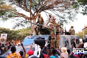 Мугабе объявил об отставке сегодня