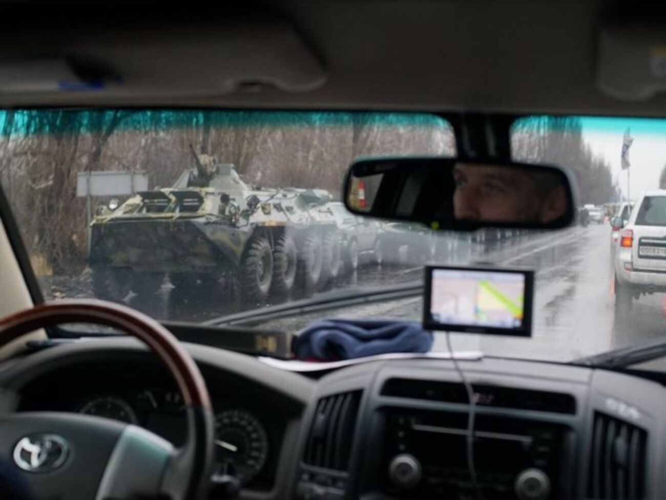 Патруль сделал фото военной колонны