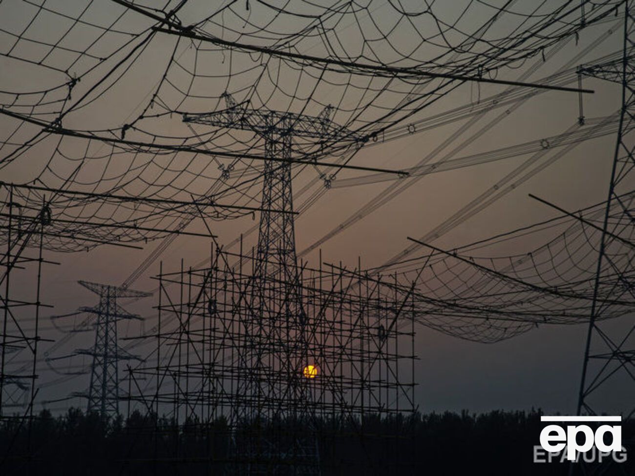 На Донбасі через негоду знеструмлено низку населених пунктів