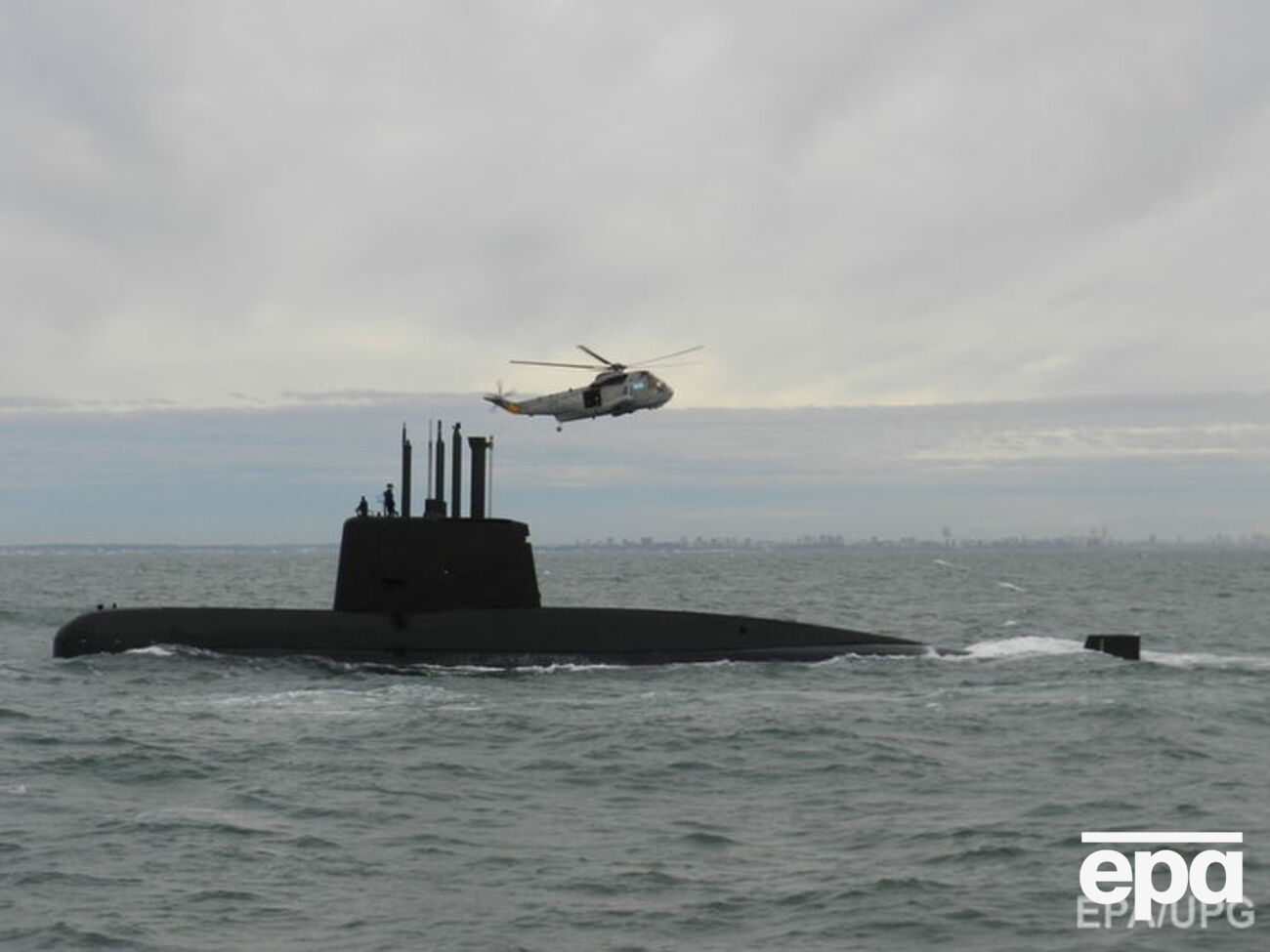 Поиски подлодки продолжаются