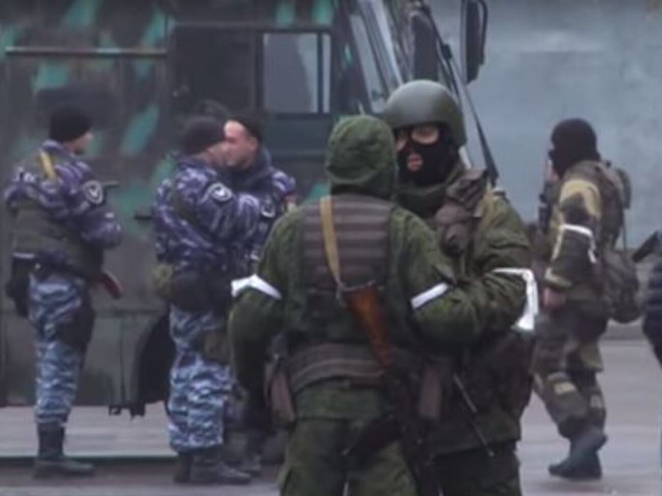 За даними "Новой газеты", у Луганську угруповання Корнета заарештувало "прокурорів" Плотницького