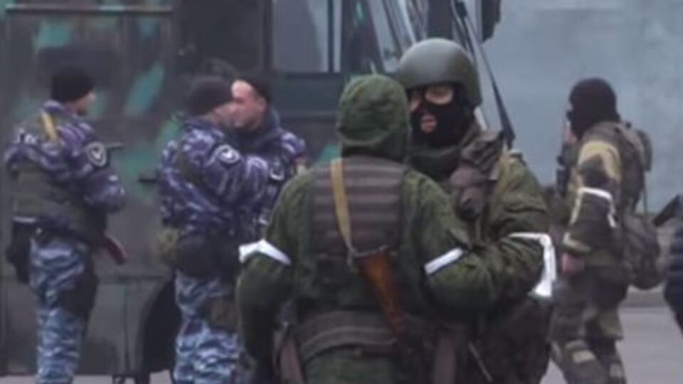 За даними "Новой газеты", у Луганську угруповання Корнета заарештувало "прокурорів" Плотницького