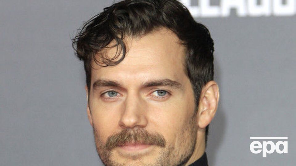 Кавилл появился в "Лиге справедливости" без усов