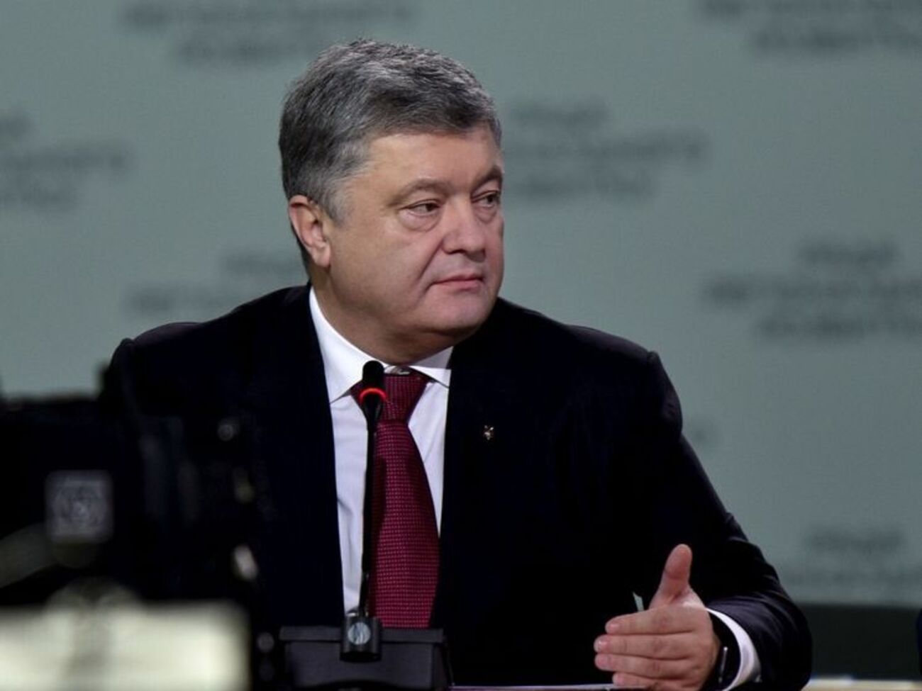 Порошенко подписал закон об изменениях в кодексы 22 ноября