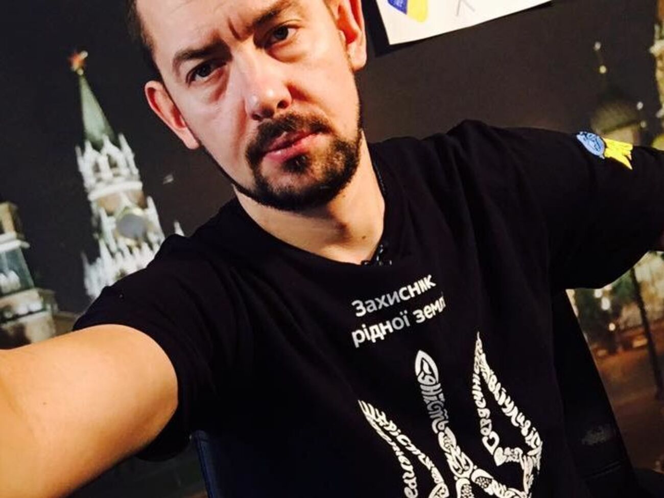 Плотницкий недавно весь Луганск обклеил плакатами с Путиным, но если он ноль, это не поможет